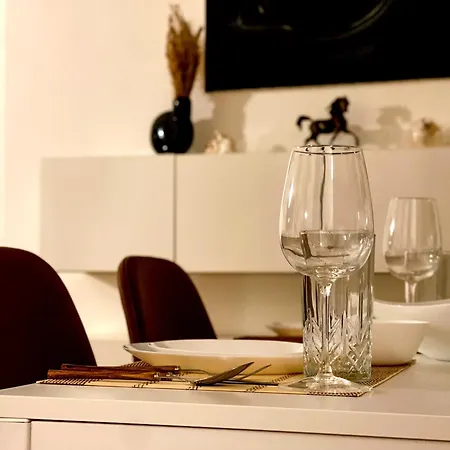 Spacious Flat On Sofia'S Main Street Exterior photo