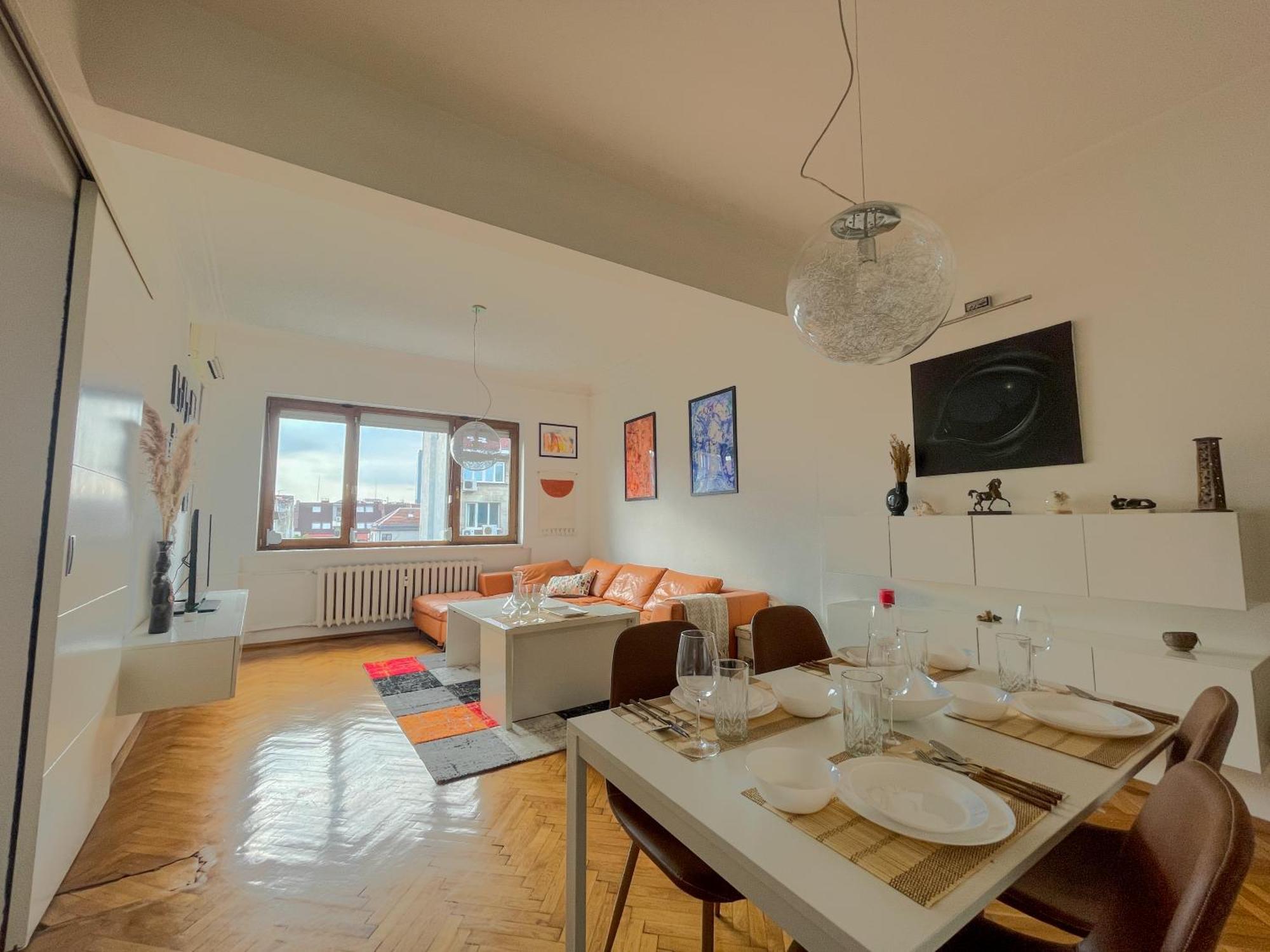 Spacious Flat On Sofia's Main Street София